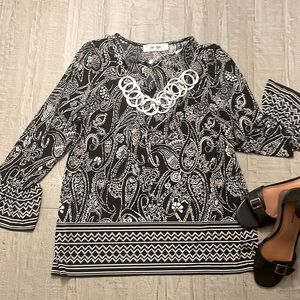 Jones Studio NWT 3/4 Butterfly Sleeve Black & White Paisley Print Small Top